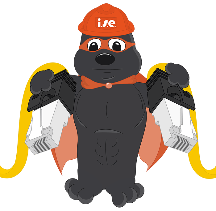 Der iseMOLE, das Maskottchen der isepos GmbH, zieht zwei Lankabel über die Schultern gelegt
