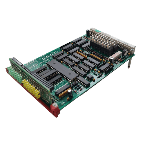 E5IO – EURO5 IO-Board mit verschiedenen elektronischen Bauteilen und Anschlüssen.